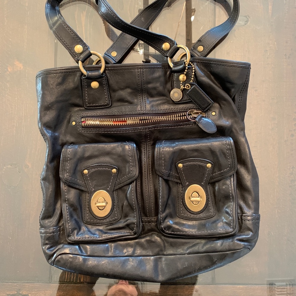 Authentic Coach Gigi leather handbag No. MO769-11131